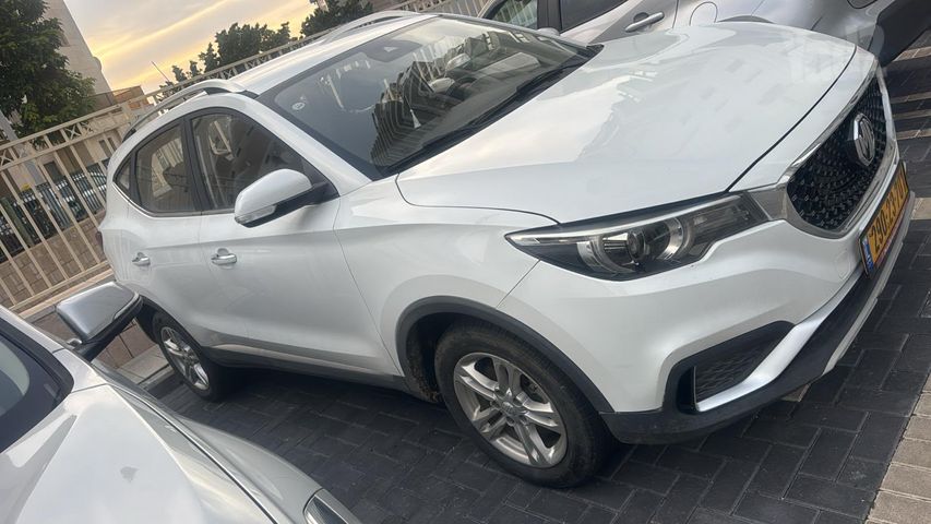 אם ג'י ZS