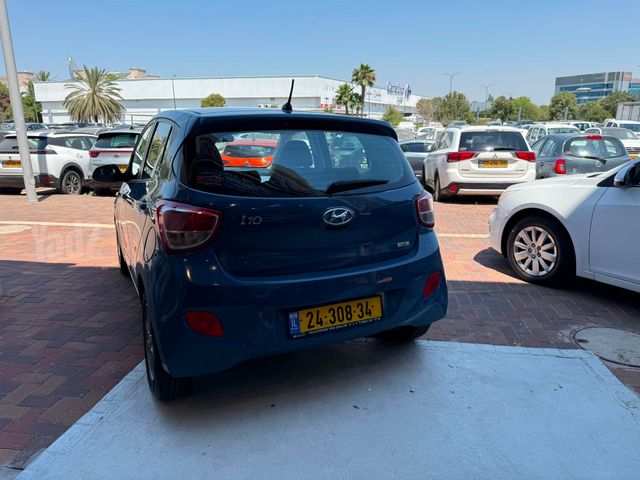 יונדאי i10