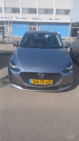 מודעת רכב מאזדה 2