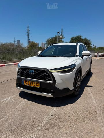 מודעת רכב טויוטה קורולה קרוס