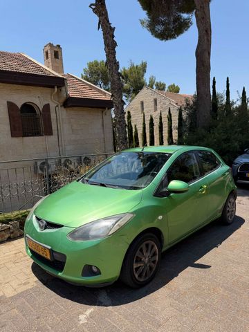 מודעת רכב מאזדה 2