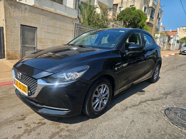 מודעת רכב מאזדה 2