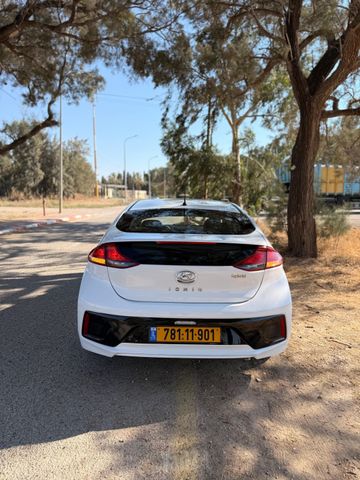 יונדאי איוניק