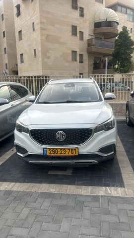 מודעת רכב אם ג'י ZS