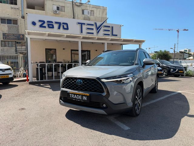 מודעת רכב טויוטה קורולה קרוס