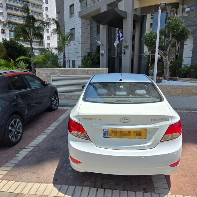 יונדאי אקסנט i25