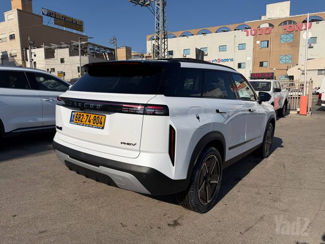 ג'אקו J7