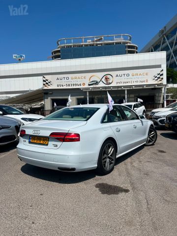 אאודי A8