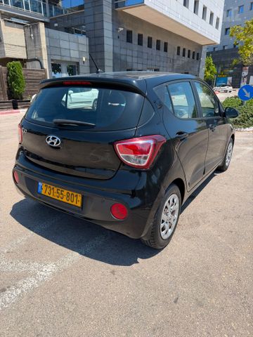 יונדאי i10