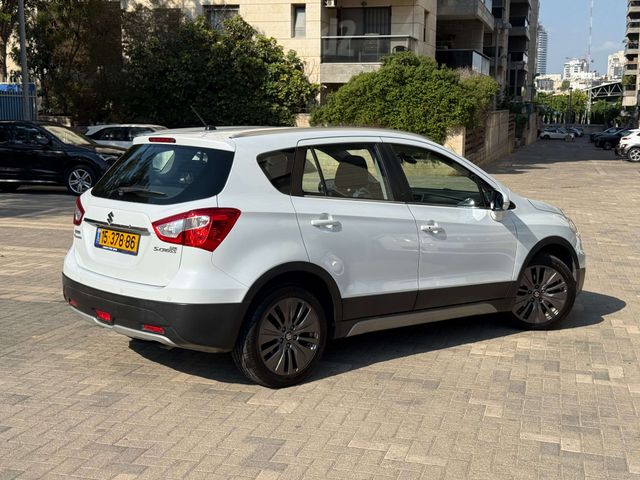 מודעת רכב סוזוקי קרוסאובר 2