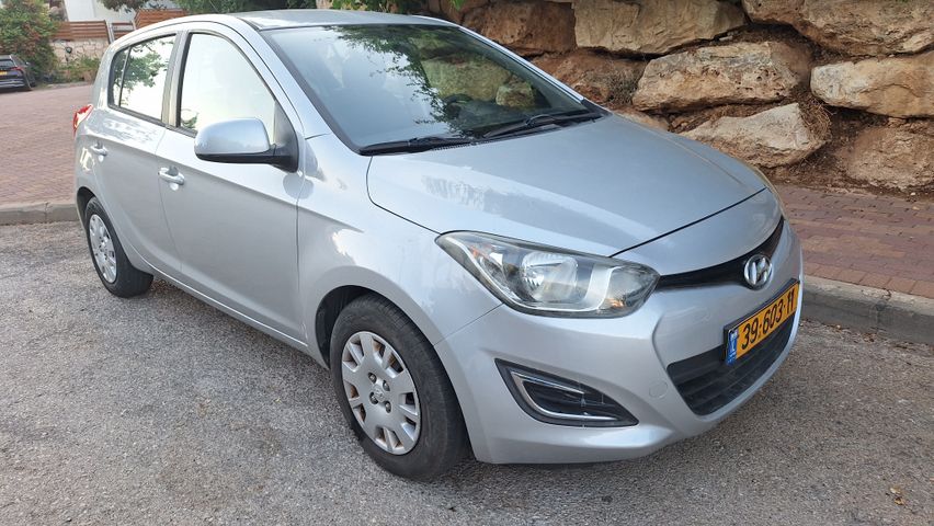 מודעת רכב יונדאי i20
