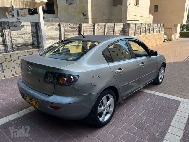 מאזדה 3