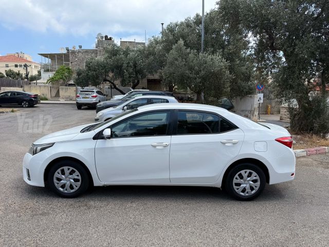 טויוטה קורולה
