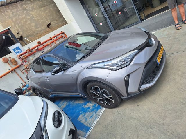 טויוטה C-HR