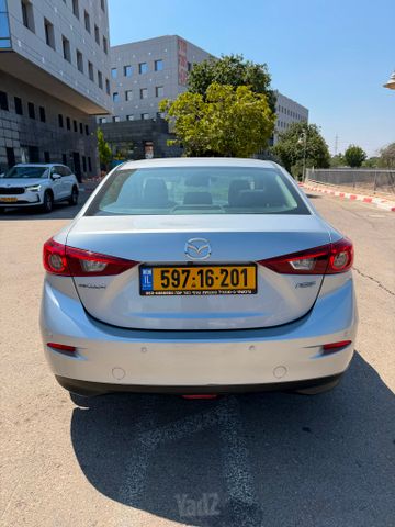 מאזדה 3