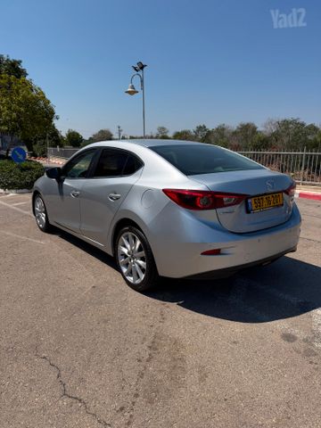 מאזדה 3