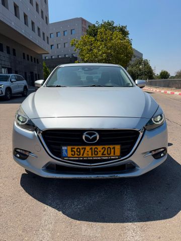 מאזדה 3