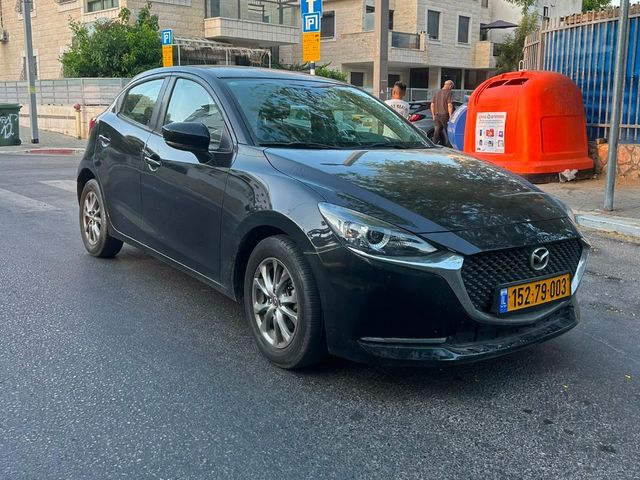 מודעת רכב מאזדה 2