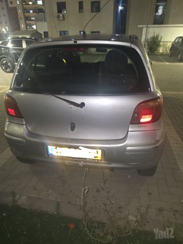 טויוטה יאריס