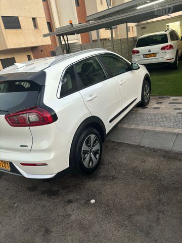 קיה נירו