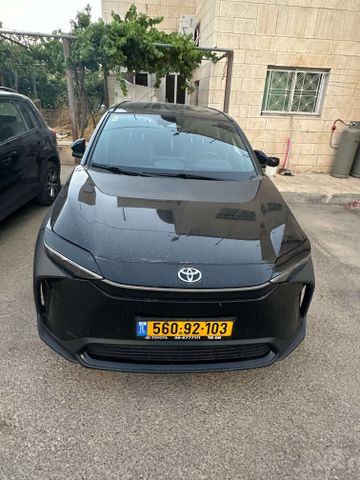 טויוטה bZ4X