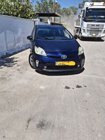 טויוטה פריוס