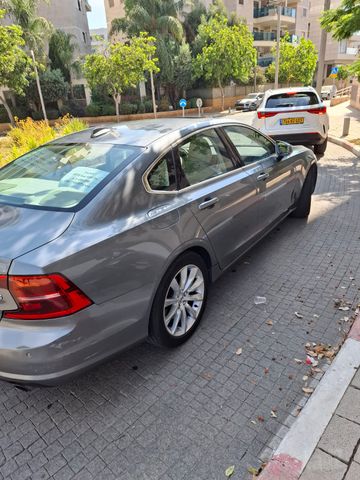 וולוו S90