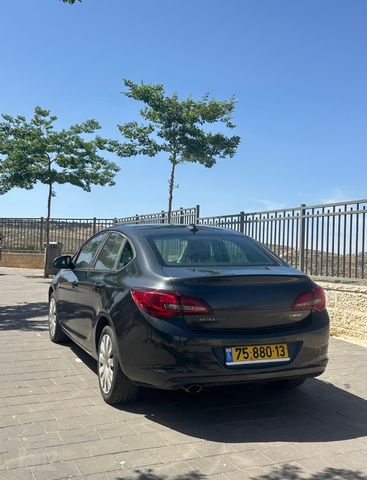 אופל אסטרה