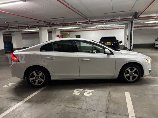 וולוו S60