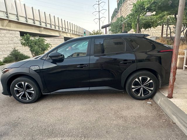טויוטה bZ4X