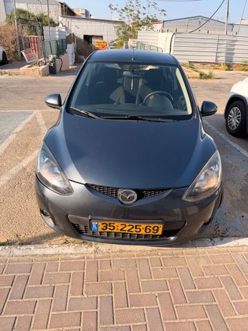 מודעת רכב מאזדה 2