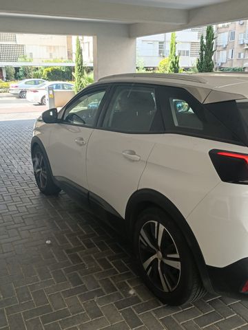 פיג'ו 3008
