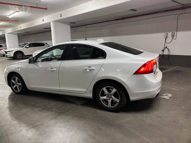 וולוו S60