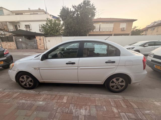 יונדאי אקסנט i25