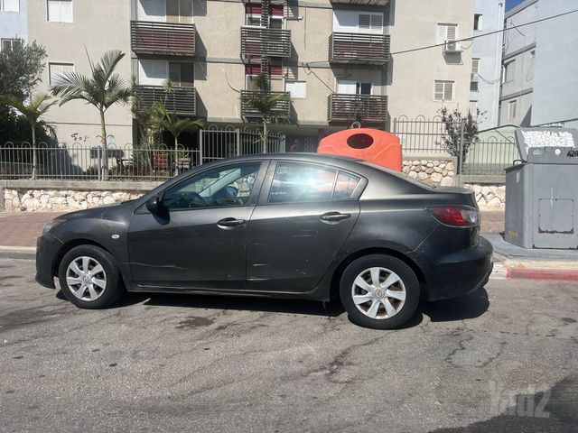 מודעת רכב מאזדה 3