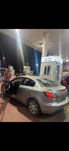 מודעת רכב מאזדה 3