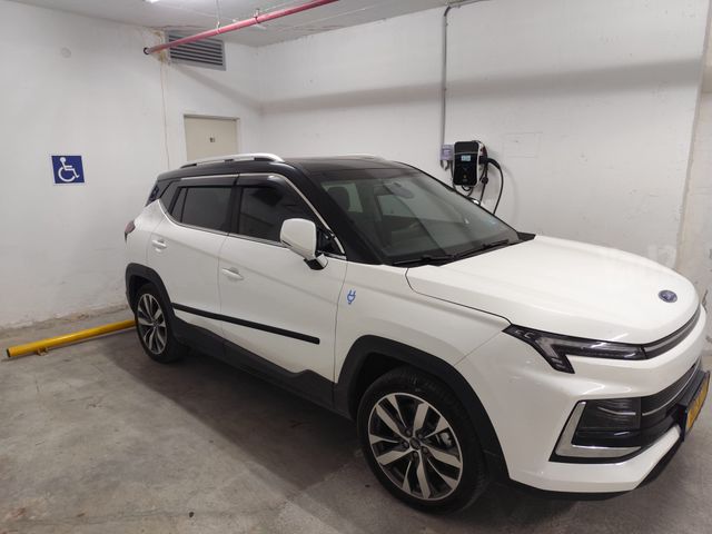 מודעת רכב ג׳יי.איי.סי E-JS4