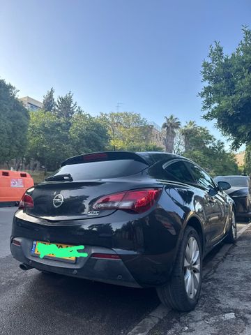 אופל אסטרה