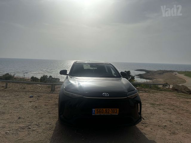 מודעת רכב טויוטה bZ4X