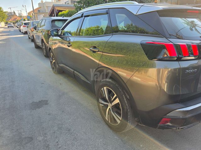 פיג'ו 3008