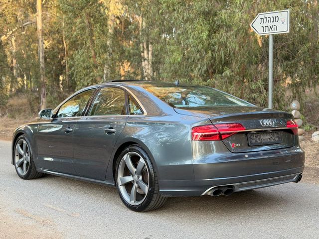 אאודי S8