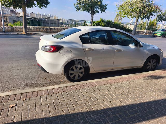 מאזדה 3