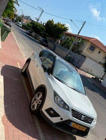 מודעת רכב סיאט ארונה