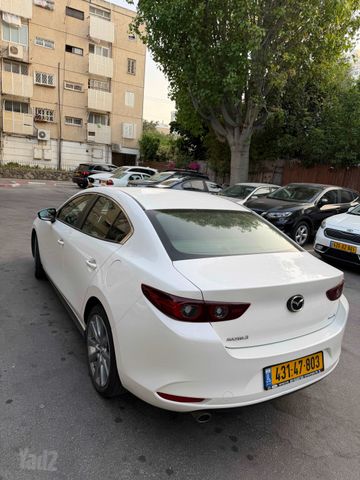 מודעת רכב מאזדה 3