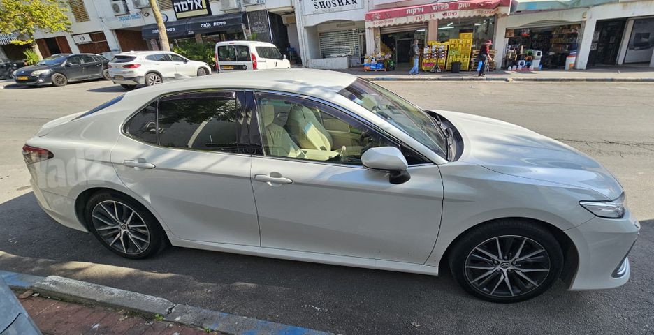 טויוטה קאמרי