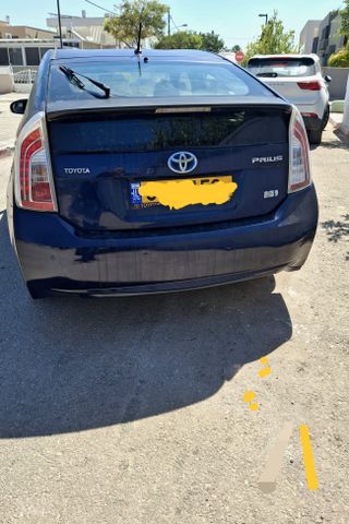 טויוטה פריוס