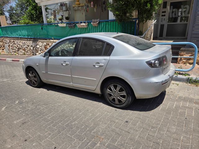 מודעת רכב מאזדה 3