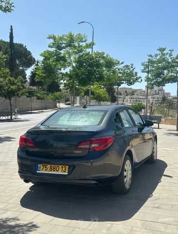 אופל אסטרה