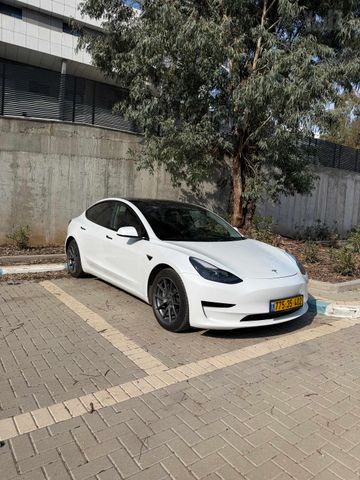 טסלה מודל 3