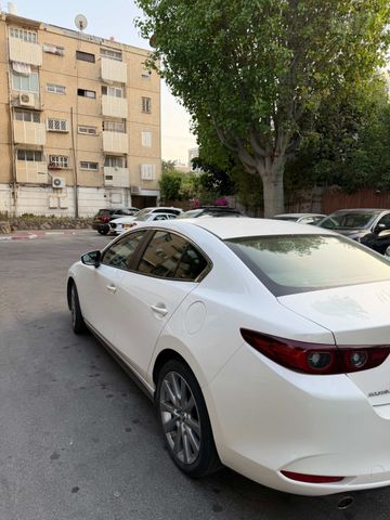 מאזדה 3